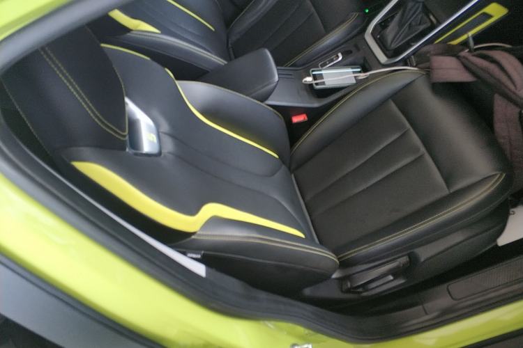 Used Wuling Alvez 2022 1.5T CVT Trendy & Cool Edition
