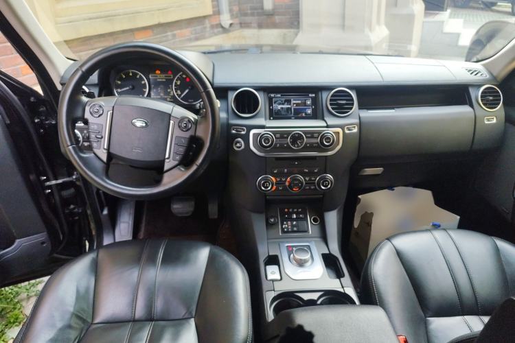 Used Land Rover Discovery 2016 3.0 SC Obsidian Black Heritage Edition SE
