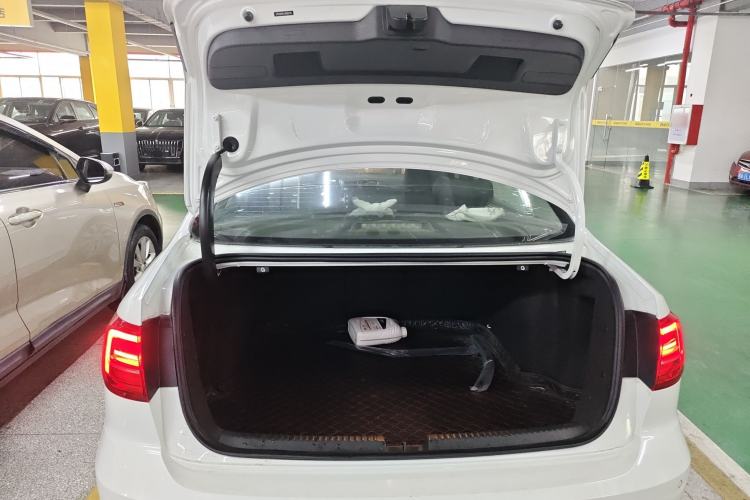 Used Volkswagen Sagitar 2018 180TSI DSG Prestige Edition Trunk