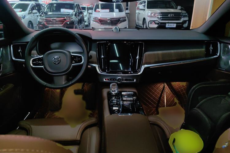 Used Volvo S90 New Energy 2021 T8 e-Drive Hybrid Luxury Edition