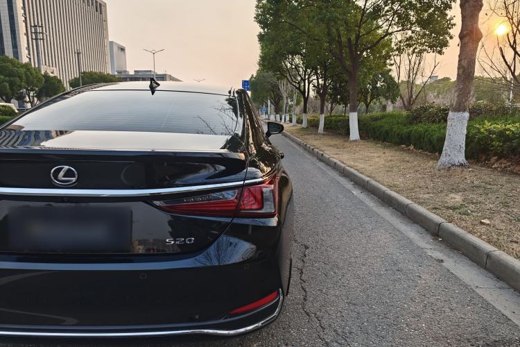 Used Lexus ES 2024 200 Premium Edition