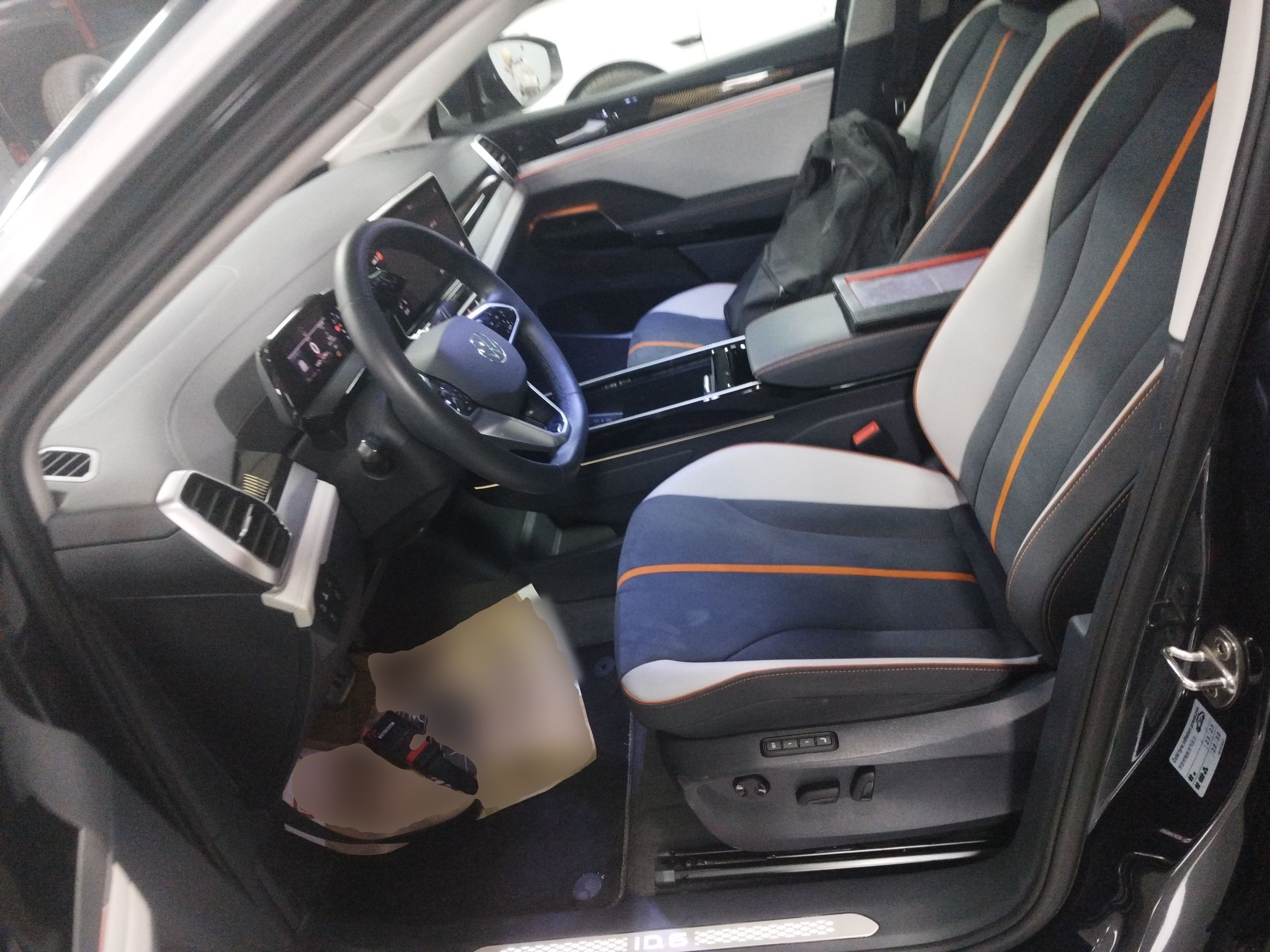 Переднее сиденье в автомобиле