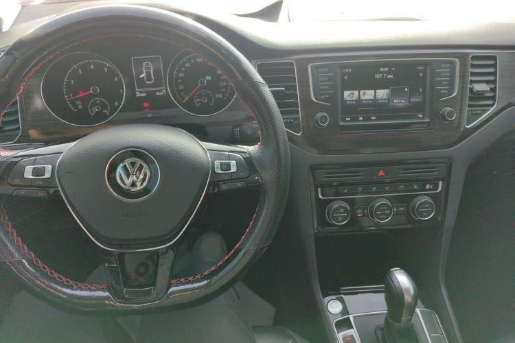 Used Volkswagen Golf Sportsvan 2016 280TSI Automatic Flagship Model Center Console