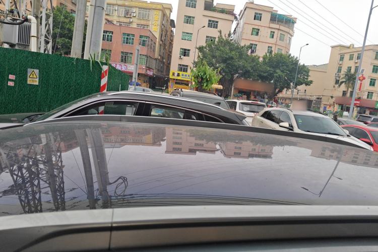 Used AION Y 2022 70 Tech Edition Lithium Iron Phosphate Roof