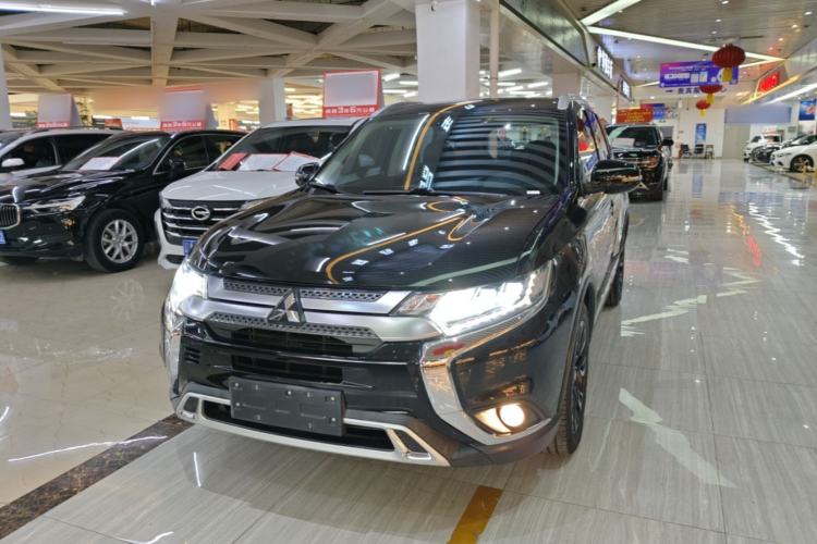 Used Mitsubishi Outlander 2020 2.4L 4x4 Zhi Xiang Edition 5 Seats