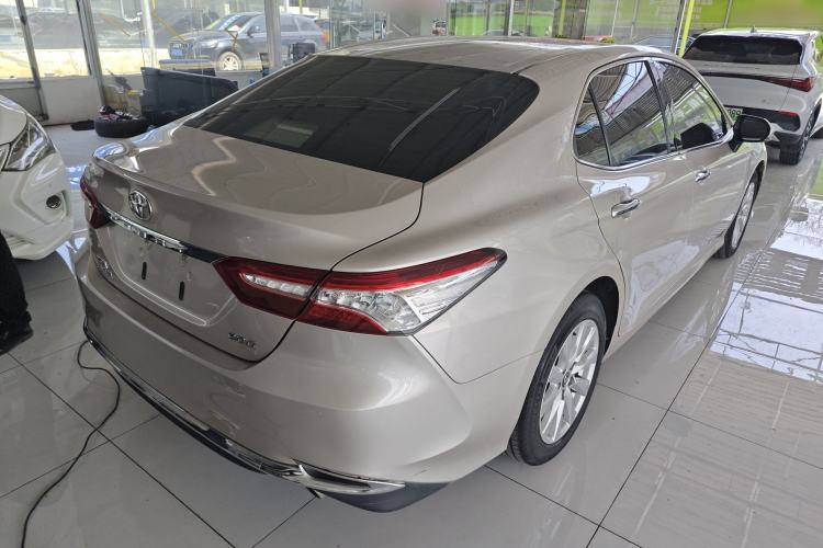 Used Toyota Camry 2018 2.0G Luxury Edition
