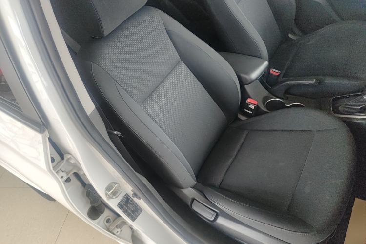 Used Hyundai Verna (new generation) 2016 1.4L Automatic Cool Edition GLS Right Front Seat