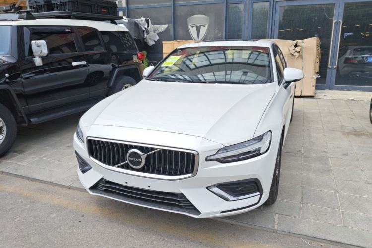 Used Volvo S60 2025 B4 Zhiyi Luxury Edition Guazi used car, China used car export, Used car for sale, Used cars, Cheapest cars for sale