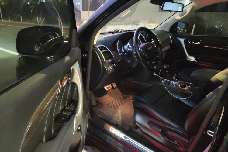 Used Haval H9 2015 2.0T Four-Wheel Drive Standard Model 7 Seats
