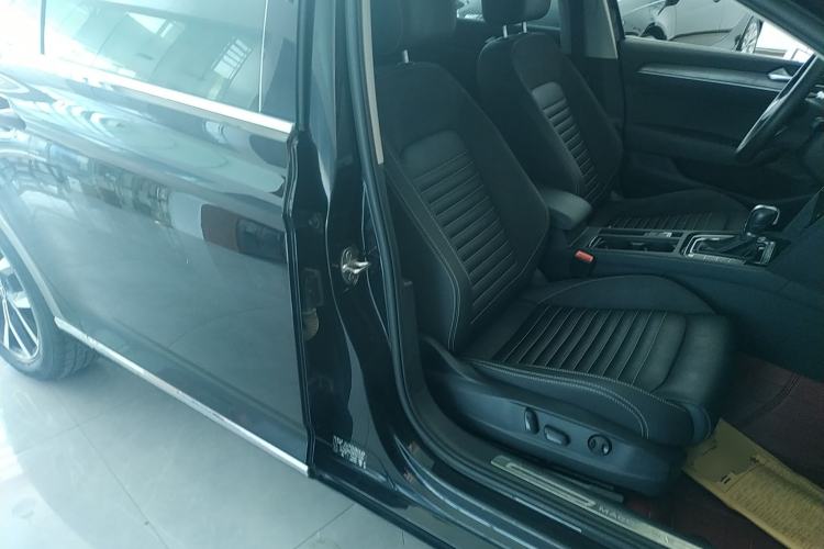 Used Volkswagen Magotan 2020 330TSI DSG Leading Model Right Front Seat