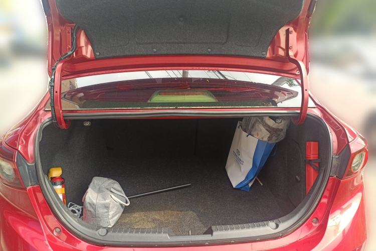 Used Mazda 3 Axela 2014 Sedan 1.5L Automatic Comfort Model