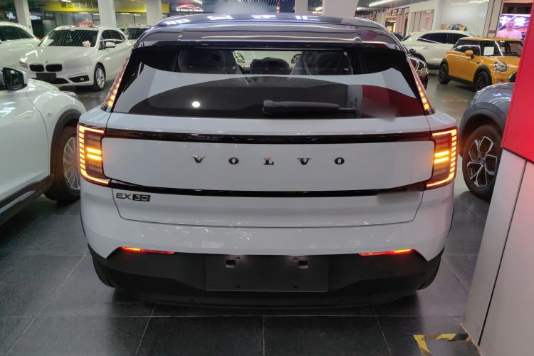 Used Volvo EX30 2025 Rear-Drive Long-Range Version Ultra