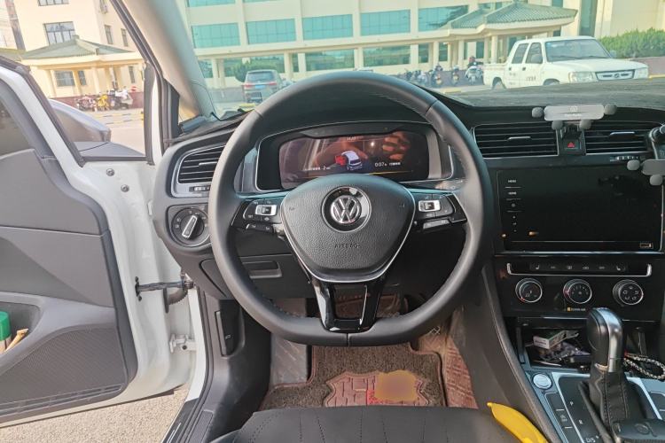 Used Volkswagen Golf 2020 Zhiai Edition 280TSI DSG Luxury Model Steering Wheel