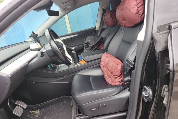 Used Tesla Model Y 2023 Rear-Wheel-Drive Version Left Front Seat