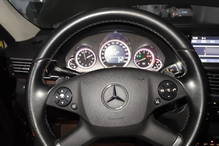 Used Mercedes-Benz E-Class 2009 E 300 Fashion Model Steering Wheel