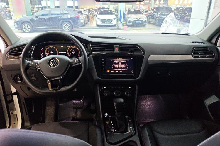 Used Volkswagen Tiguan L 2021 330TSI Automatic Two-Wheel Drive Smart Edition
