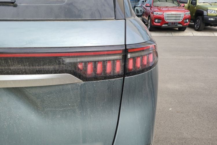 Used Chery Tiggo 9 2023 2.0T Dual-Clutch Two-Wheel Drive Leading Edition 5 Seats Right Rear Taillight