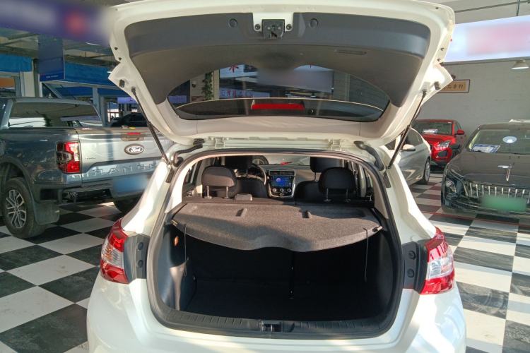 Used Nissan Tiida 2021 1.6L CVT Cool Edition
