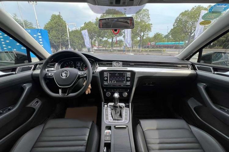 Used Volkswagen Magotan 2019 330TSI DSG Leading Model China VI Standard