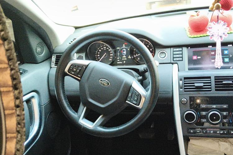 Used Land Rover Discovery Sport 2018 240 PS SE Version Steering Wheel