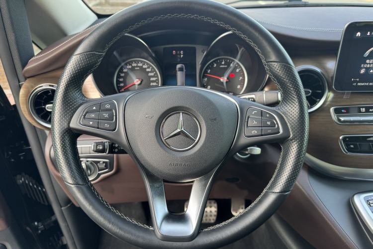 Used Mercedes-Benz V-Class 2022 V 260 L Long Wheelbase Prestige Edition Steering Wheel
