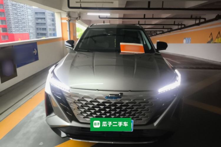 Used CHANGAN OSHAN Z6 2023 Blue Whale 1.5T DCT Smart Edition Front