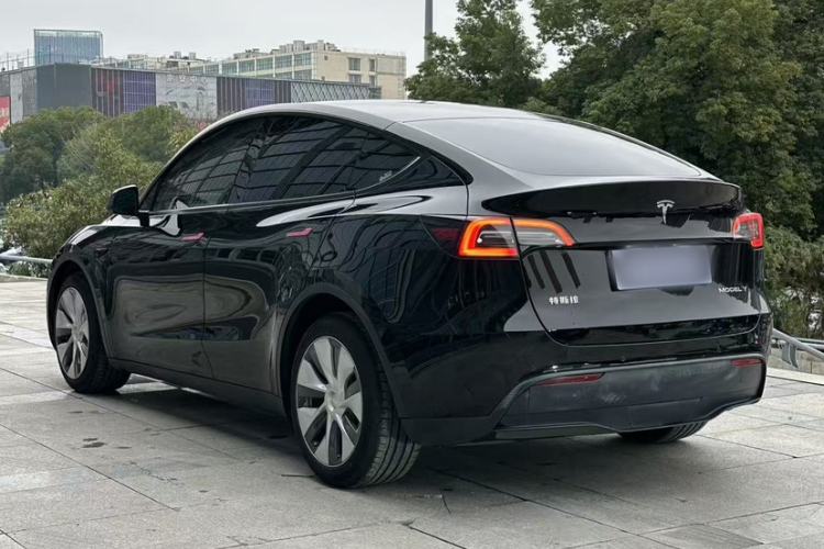 Used Tesla Model Y 2021 Long-Range All-Wheel-Drive Version 3D7