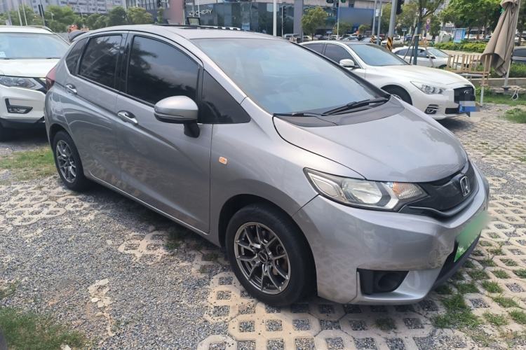 Used Honda Fit 2016 1.5L LXS CVT Comfort Sunroof Version Front Right 45 Deg