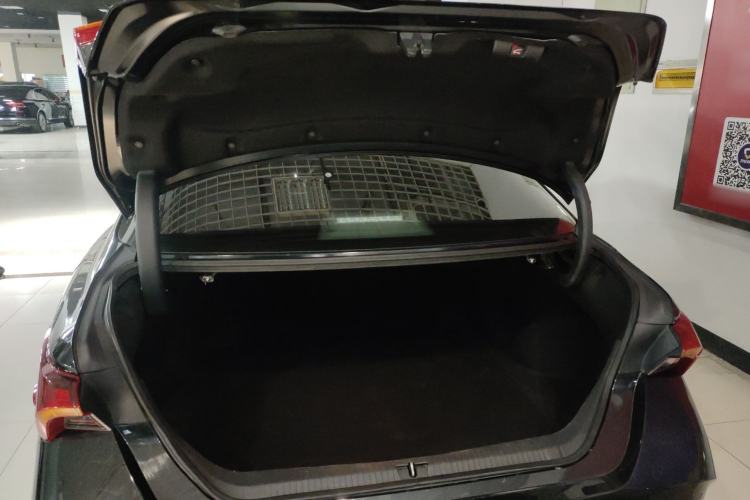 Used Toyota Avalon 2021 2.5L Luxury Edition Trunk