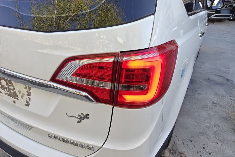 Used Baojun 730 2016 1.8L iAMT Comfort Version 7 Seats Right Rear Taillight