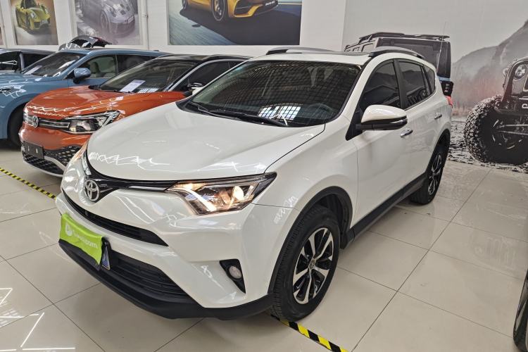 Used Toyota RAV4 2016 2.0L CVT Two-Wheel Drive Fashion Edition China V Standard
