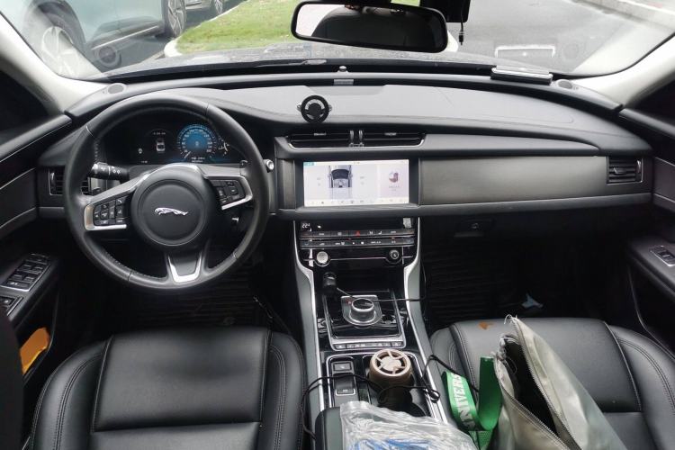 Used Jaguar XFL 2020 XFL 2.0T P200 Two-Wheel-Drive Rally Flag Edition