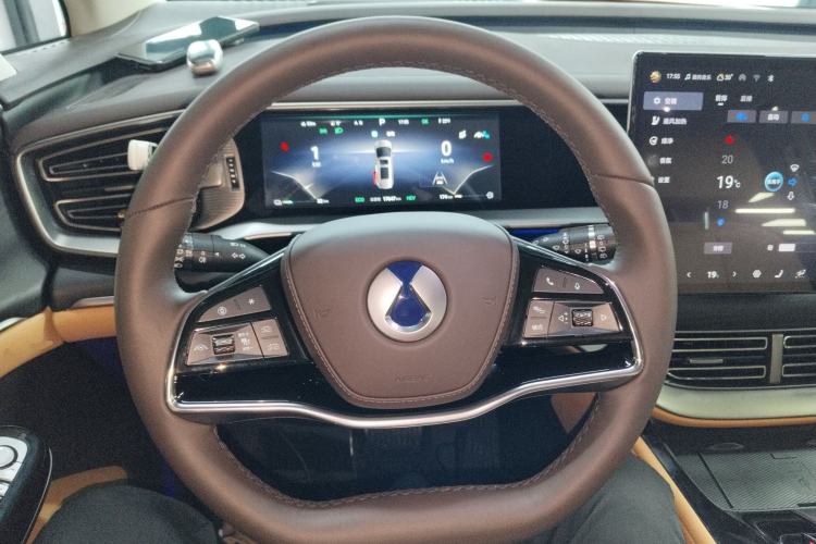 Used Denza D9 2024 DM-i 980 Four-Wheel Drive Prestige Model Steering Wheel