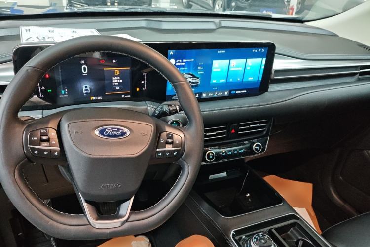 Used Ford Edge 2021 PLUS EcoBoost 245 Two-Wheel-Drive Platinum Edition 5 Seats
