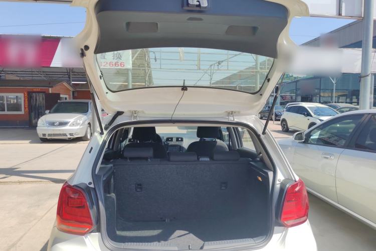 Used Volkswagen Polo 2014 1.4L Manual Fashion Edition Trunk