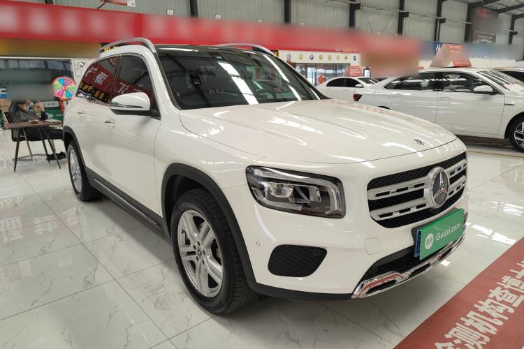 Used Mercedes-Benz GLB 2020 Updated GLB 200 Dynamic Edition Front Right 45 Deg