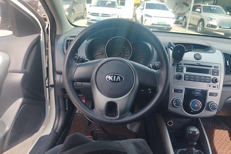 Used Kia Forte 2014 1.6L MT GL