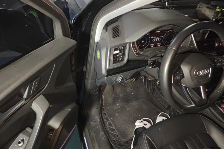 Used Audi Q5L 2020 Updated 40 TFSI Prestige Fashion Edition Driver Seat