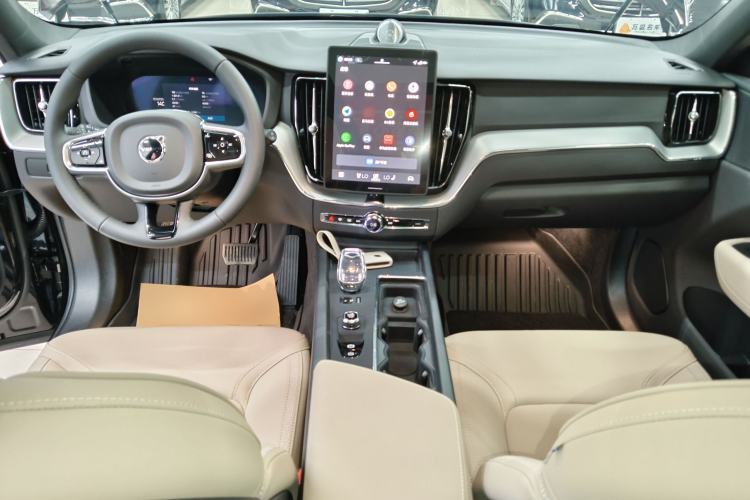 Used Volvo XC60 2026 B5 4x4 Smart Luxury Edition