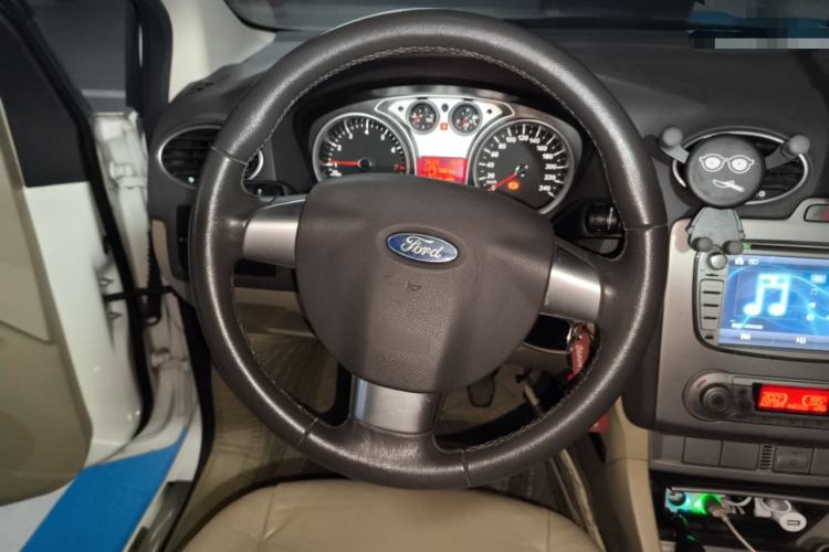 Used Ford Focus 2013 Sedan Classic 1.8L Manual Fashion Edition