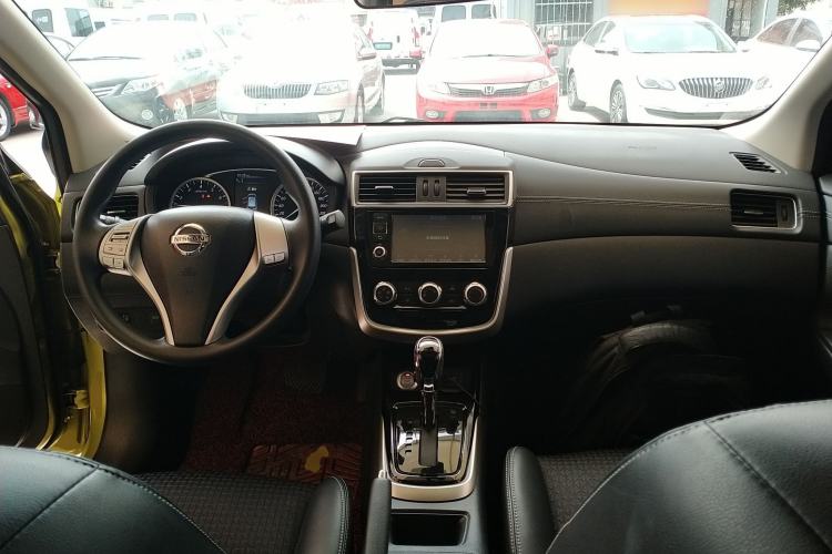 Used Nissan Tiida 2016 1.6L CVT Smart Drive Edition Center Console