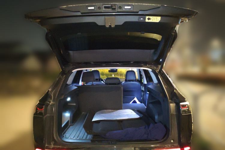 Used Volkswagen Tavendor 2024 380TSI All-Wheel Drive R-Line Cruise Edition Trunk