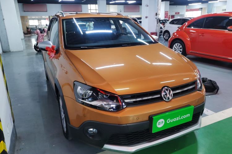 Used Volkswagen Polo 2016 1.6L Cross Polo Automatic Front Right 45 Deg