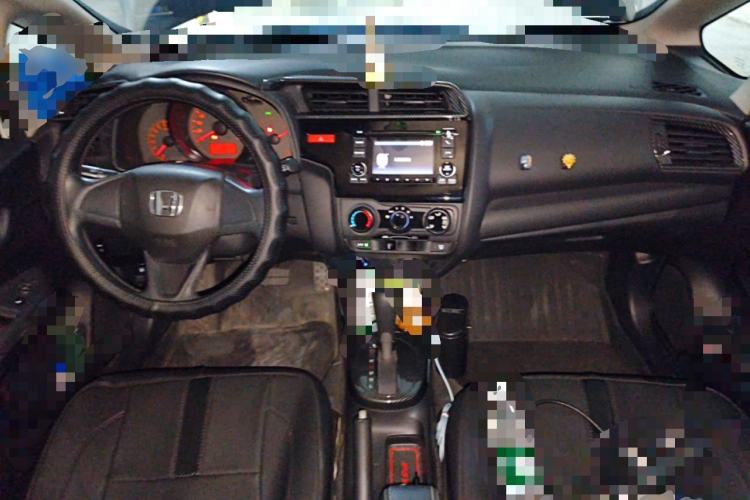 Used Honda Fit 2014 1.5L LX CVT Comfort Model Center Console