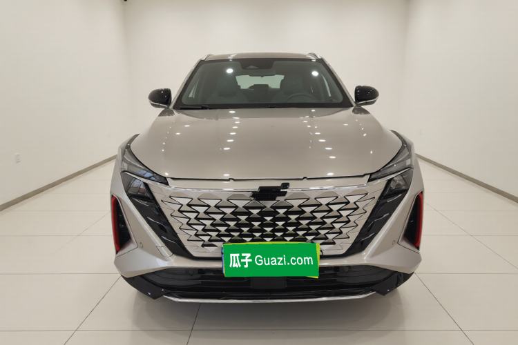 Used CHANGAN OSHAN Z6 2022 Blue Whale 1.5T DCT Smart Edition Urban Version Front