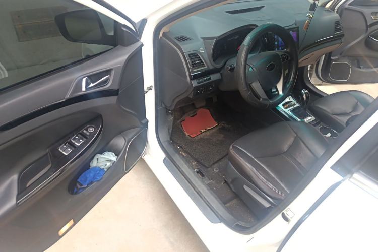 Used BYD e5 2016 300 Luxury Edition Driver Seat