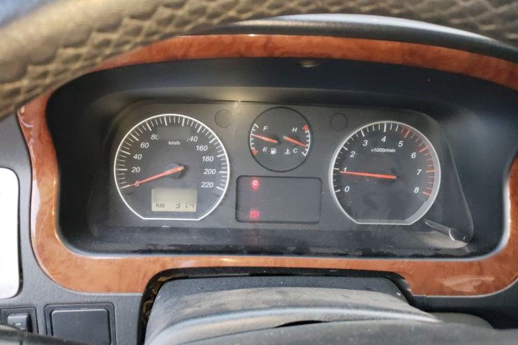 Used Jinbei Grace 2015 2.0L Classic Edition Basic Model Short Wheelbase 7-Seater