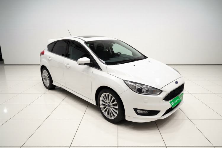 Used Ford Focus 2018 Hatchback Classic EcoBoost 180 Automatic Sport Edition Exterior 2