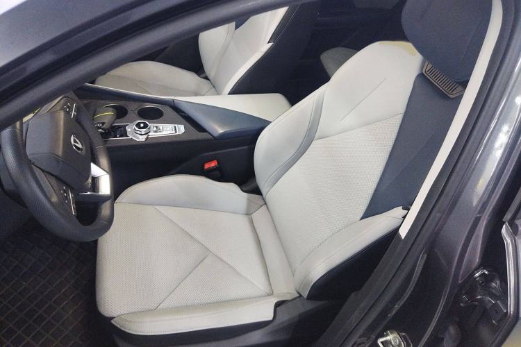 Used Changan UNI-V iDD 2023 ZhiDian iDD 1.5T 113km ZhiKu Model
