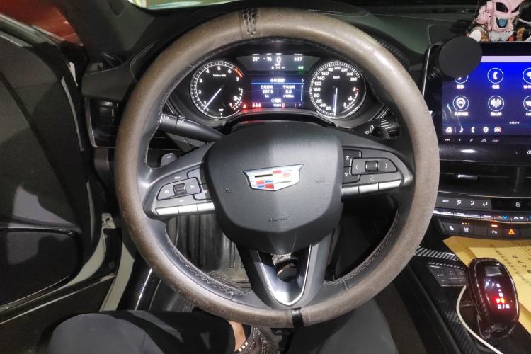 Used Cadillac CT5 2022 28T Luxury Edition Steering Wheel